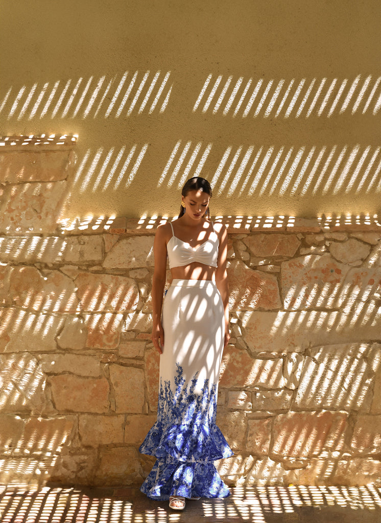 JOANNA ECONOMOU DESIGNS, @joannaeconomoudesigns fashion designer resort and luxury wear occasion linen set Florence colour white delicate blue flowers Cyprus island